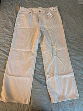 Uniqlo Women's Low Rise Baggy Jeans in Light Beige